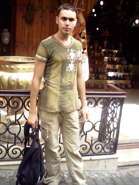 c'est moi said � souk bara  je suis acot� d'un bazar